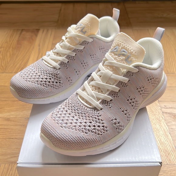 APL Shoes - APL Techloom Pro Women’s Sneakers Sz 5.5 NEW IN BOX